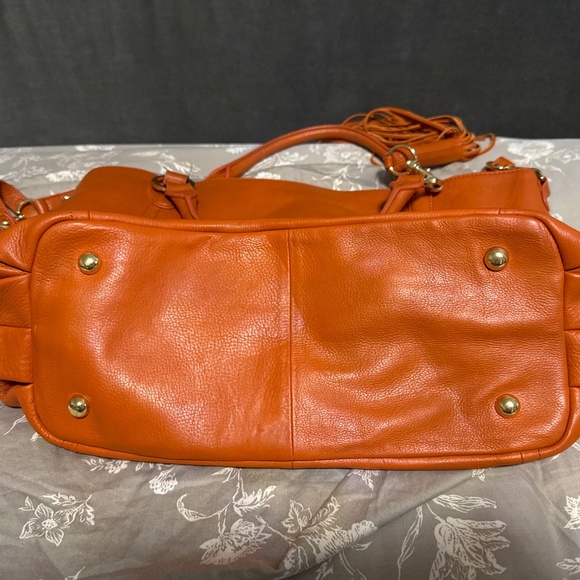 G.I.L.I. Genuine leather Rust Oversized handbag with tassel - Picture 8 of 9